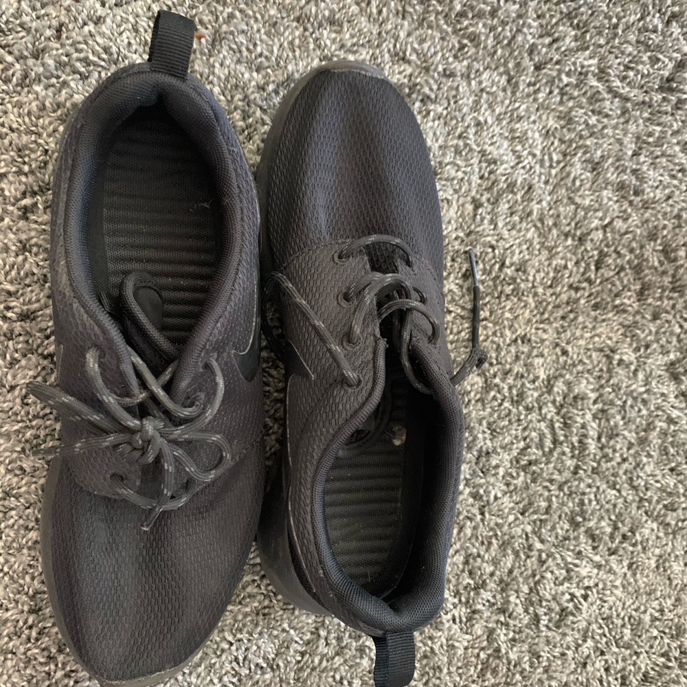 All Black Nike Shoes